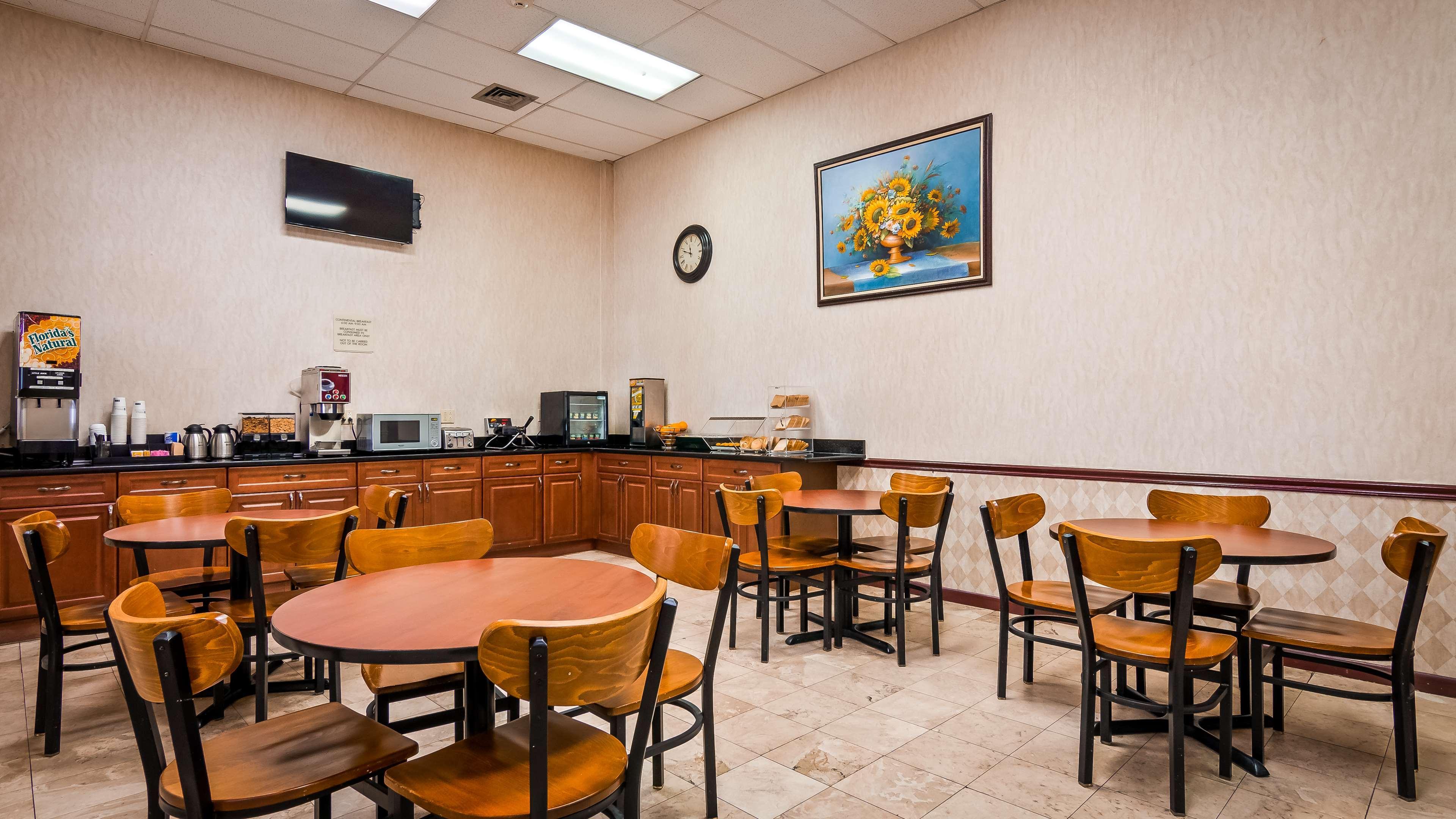 Surestay Hotel By Best Western בלמור מראה חיצוני תמונה